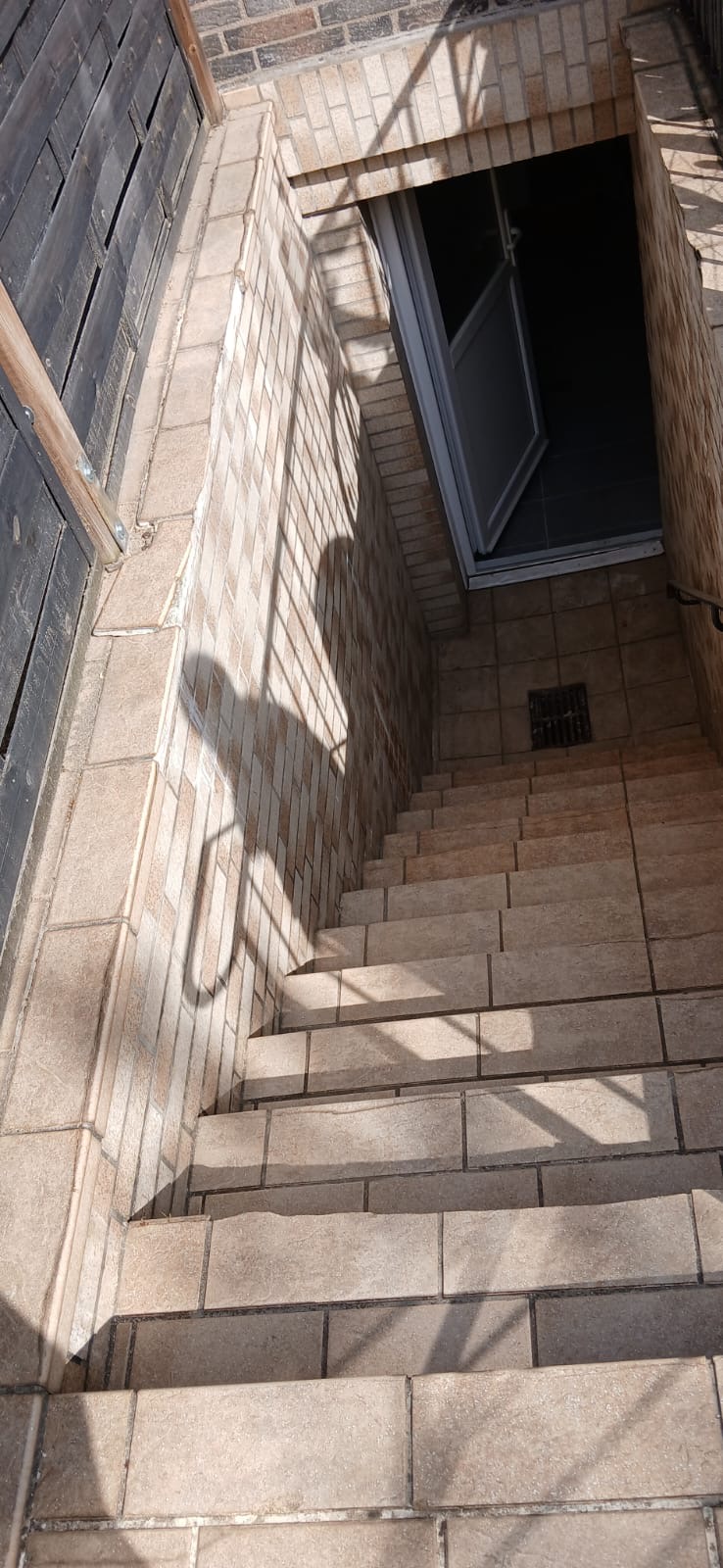 Treppenabgang Kellertreppe vorher